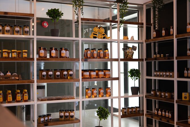 30-Minute Guided Honey Tasting Activity in Melini - Why the small group limit matters