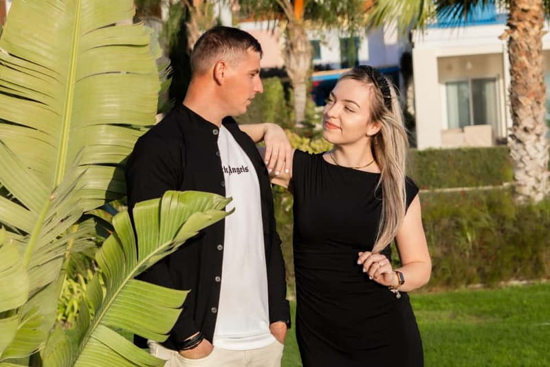 Cyprus: Private Photo Session with Professional Photographer - Friendship groups and celebrations