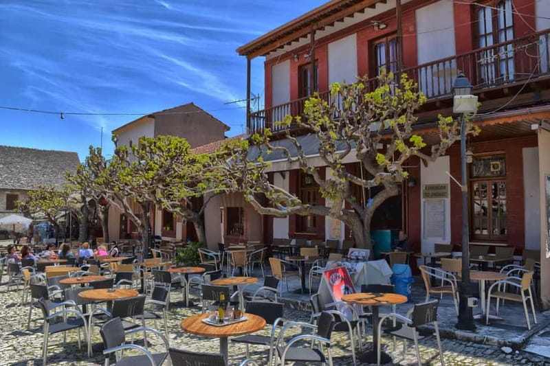 FROM PAPHOS: Island Roundtrip (Lefkara, Nicosia, Larnaca) - Nicosia and the Green Line