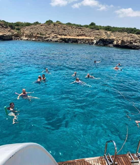 Golden Coast: 2.5-Hour Mermaid Adventure Cruise for Families - Food, drinks, and the important inclusion question