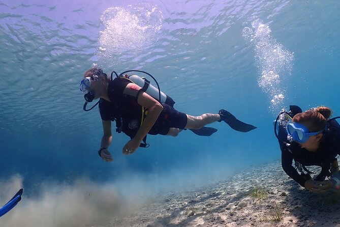 Introductory diving in small groups - Green Bay Beach makes the first sea session manageable