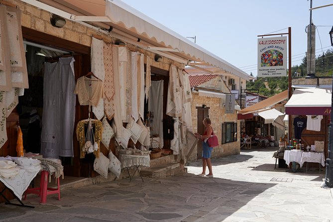 Kourion Ruins, Kolossi Castle and Winery Guided Visit from Paphos - What the coach format means for your day