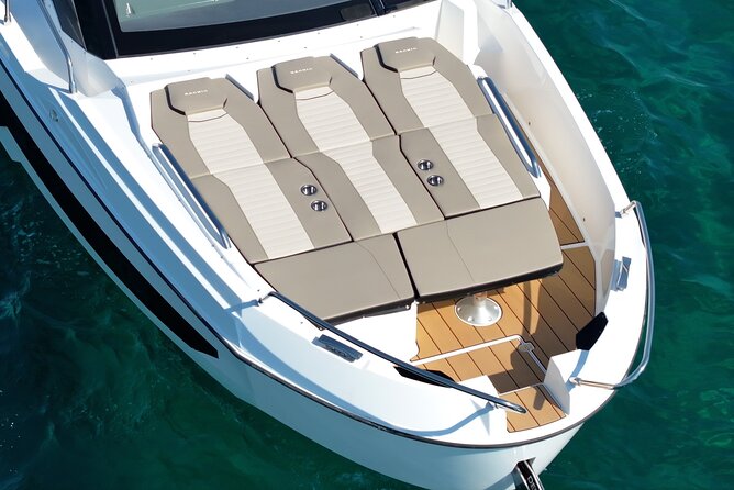 Luxury Charter on Blue Lagoon Flyer (Karnic CS10) to Blue Lagoon - Manolis Bay and its snorkeling caves