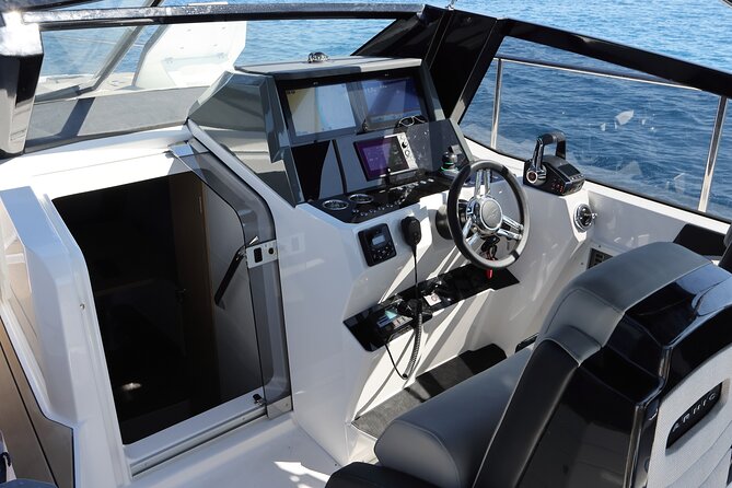 Luxury Charter on Blue Lagoon Flyer (Karnic CS10) to Blue Lagoon - Practical questions to settle before departure
