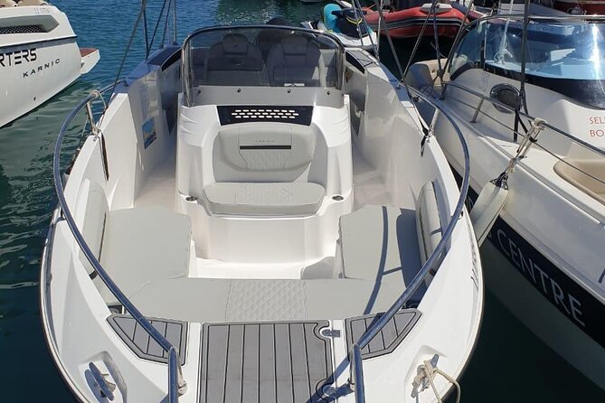Luxury Karnic SL701 Boat with driver to Blue Lagoon & more - The private-group advantage
