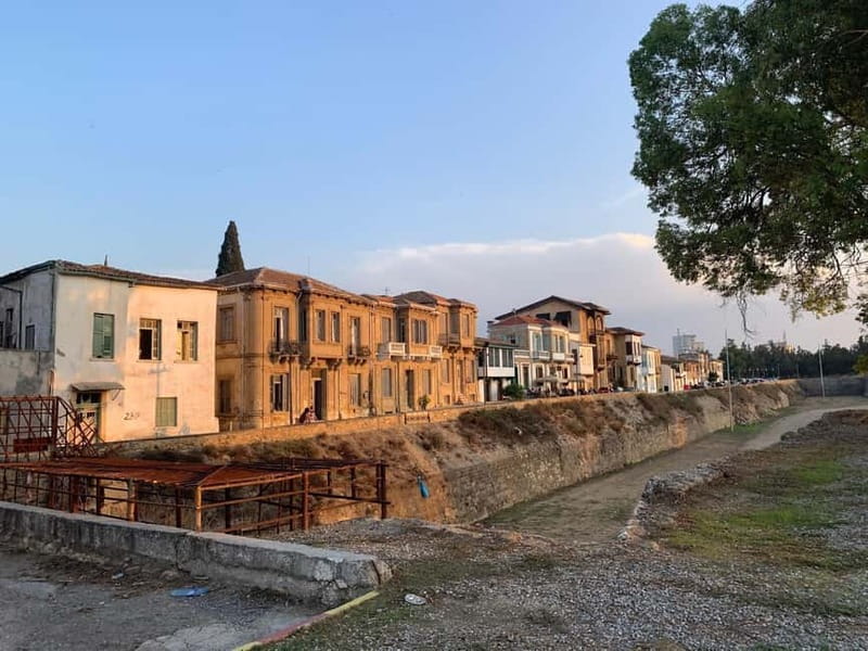 Nicosia: Green Line and Buffer Zone Guided Tour - A short bakery break and local recommendations