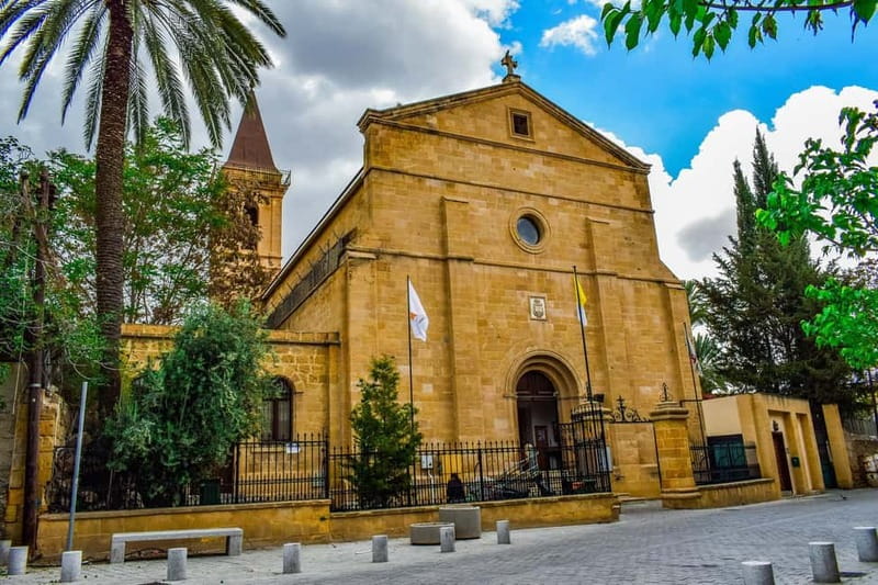Nicosia: Private City Discovery Walking Tour - Laiki Geitonia, old lanes with local character