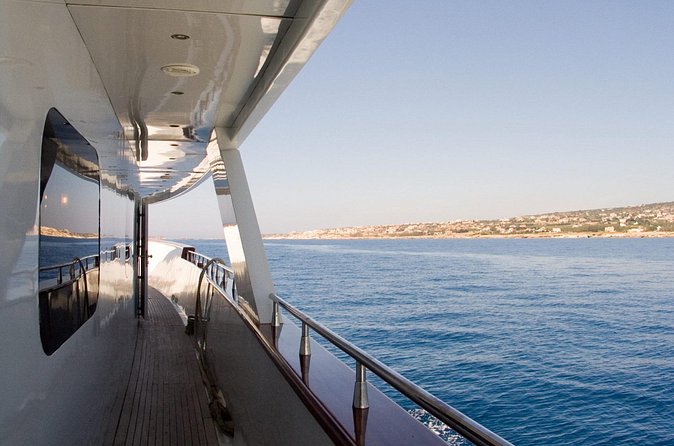 Ocean Flyer | VIP Cruise (Adults Only 18+) - Finding the best place to sit