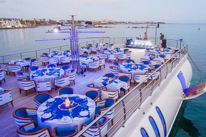 Ocean Vision: Show & Dance Night with buffet, open bar & transfer - Seating, decks, and the large-group trade-off
