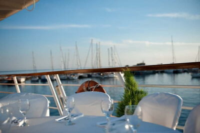 Wave Dancer Fireworks, Buffet Dinner & Show Cruise