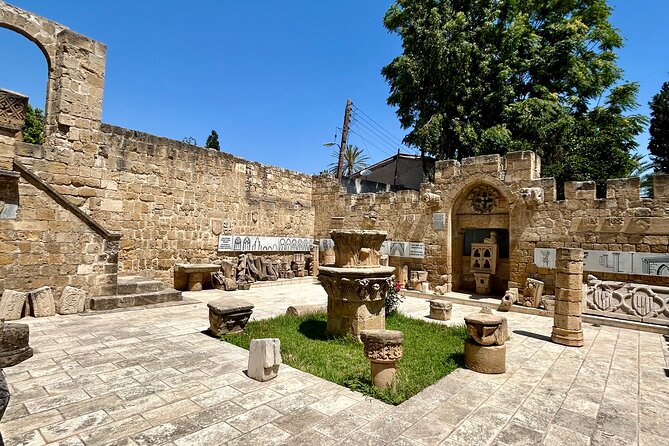 Private guided Tour of Nikosia Oldtown with Border Crossing - What the private guide adds