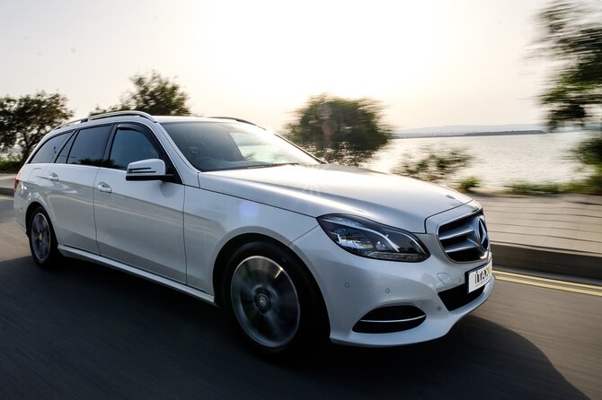 Private Transfer: Larnaca Airport to Ayia Napa 1-14 pax - What kind of driver service to expect