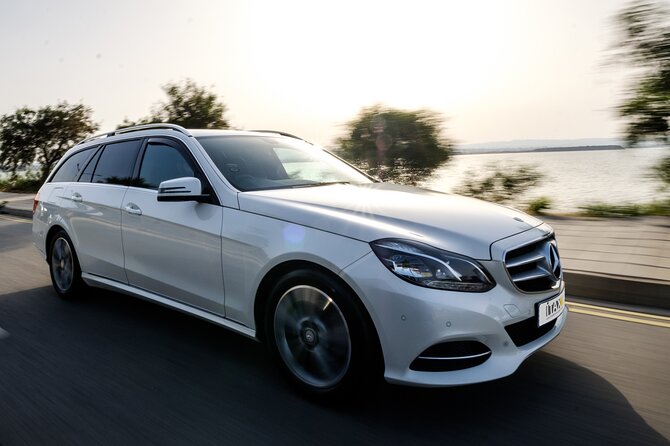 Private Transfer: Larnaca Airport to Larnaca District 1-14 pax - The 15 to 25 minute ride into Larnaca