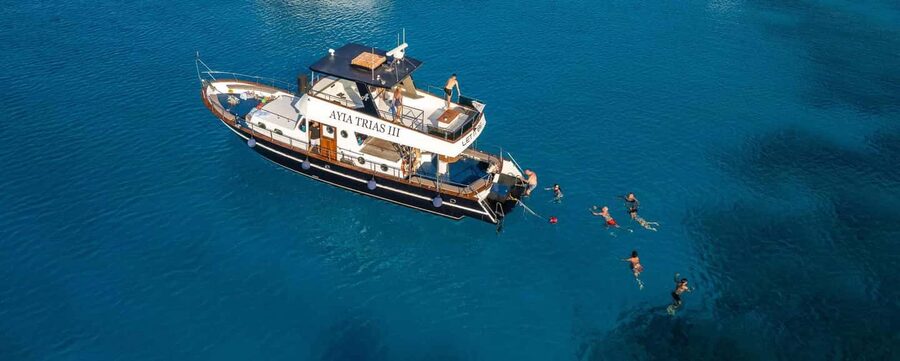 Protaras: Luxury Blue Lagoon Cruises 4H/Food/1 Drink/3 Swims - Konnos Bay cave cruising