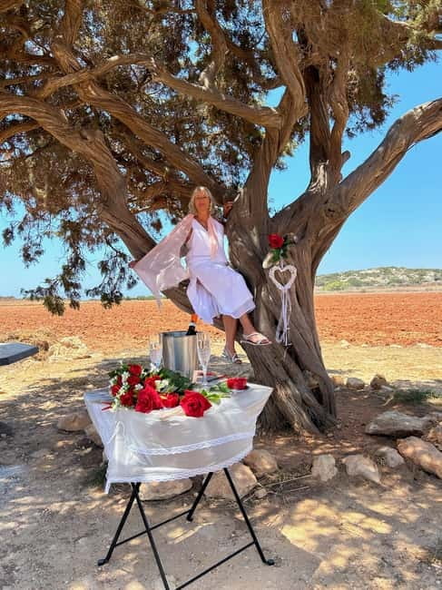 Romantic tour for lovers, couples or friends - A romantic half-day in Cape Greco