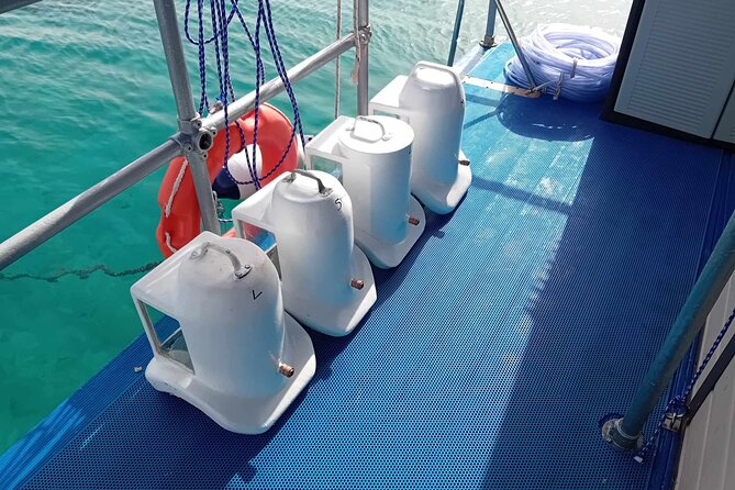Undersea Helmets - Thirty minutes among fish and seabed life