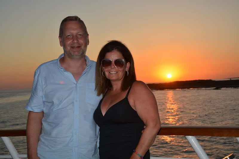 Wave Dancer Deluxe Night cruise with Fireworks (Adults Only) - What the $100 price really covers