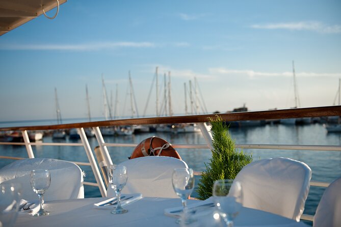Wave Dancer Fireworks Night Cruise - Dinner is more than a token buffet