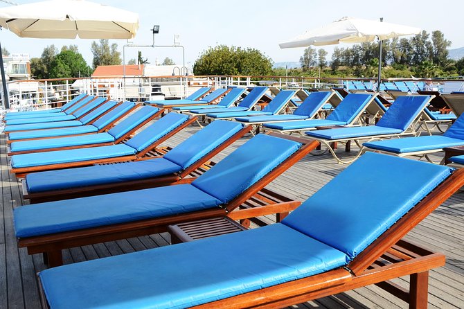Wave Dancer Sunshine Full Day Cruise - All Inclusive - Live music, magic, and a social atmosphere